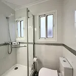 Beautiful Modern 100m From The Sea *