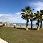 Διαμέρισμα Beautiful Modern 100m From The Sea *