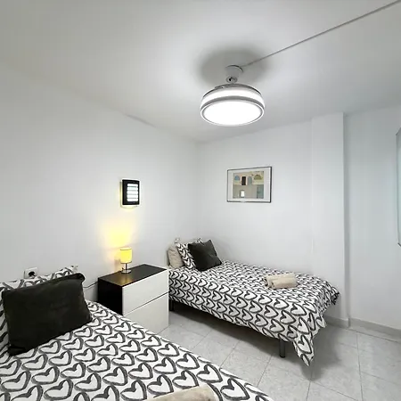 Beautiful Modern 100m From The Sea *