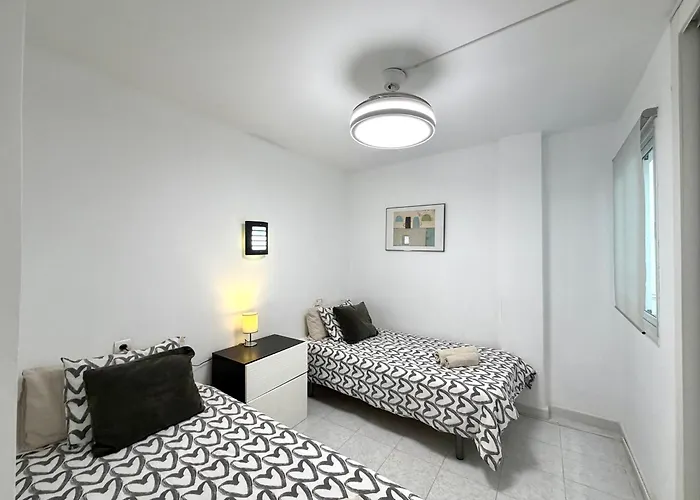 Beautiful Modern 100m From The Sea *