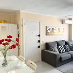 Beautiful Modern 100m From The Sea Апартаменти