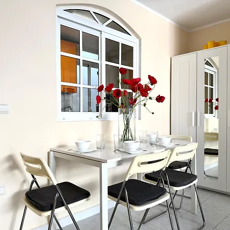 דירה Beautiful Modern 100m From The Sea