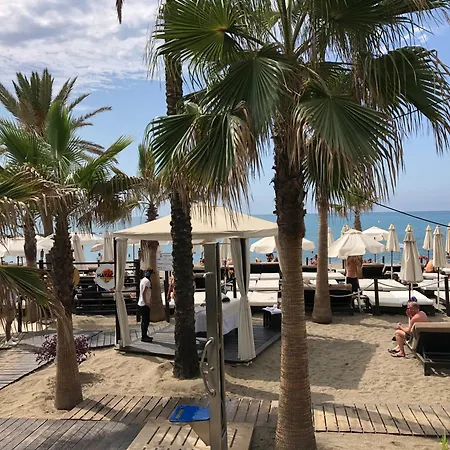 Beautiful Modern 100m From The Sea